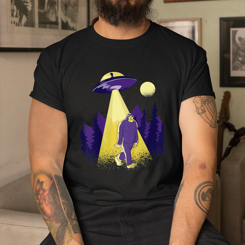 Bigfoot Ufo Abduction Halloween Shirt Bigfoot Ufo Abduction Halloween Shirt