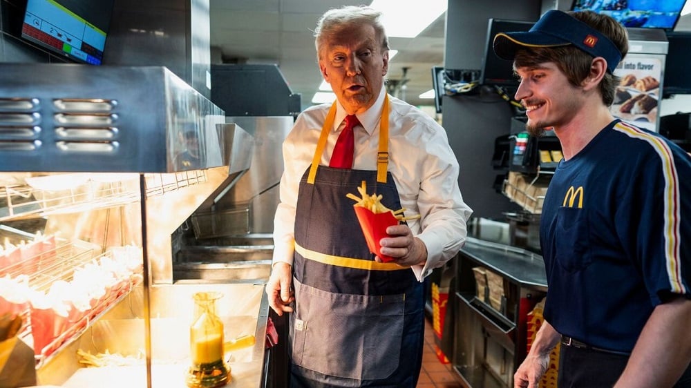 Trump works at McDonald's to defeat Kamala's poll narrative