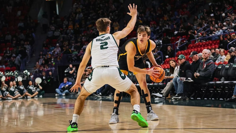 Michigan Tech 72-70 Green Bay Final Score