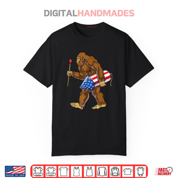 Bigfoot Fireworks 4th of July Men Sasquatch American Flag US Shirt